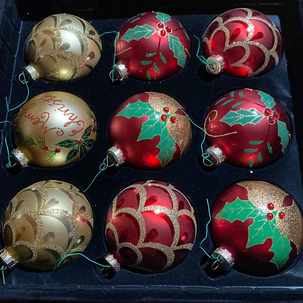 Set of 9 Glass Ornaments. 100 mm Diameter.